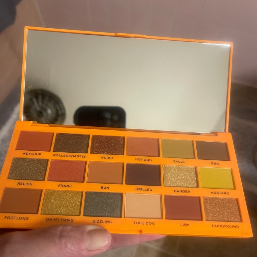 Hot dog Eye shadow palette